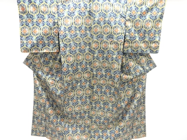 花亀甲模様織り出し手織り紬着物